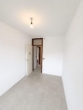Zimmer 3 - Zentral und praktisch, 4 Zimmer mit Balkon und Stellplatz