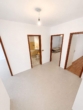 Flur - Zentral und praktisch, 4 Zimmer mit Balkon und Stellplatz
