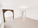 Wohnzimmer - Zentral und praktisch, 4 Zimmer mit Balkon und Stellplatz