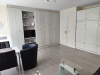 Wohn- und Schlafzimmer